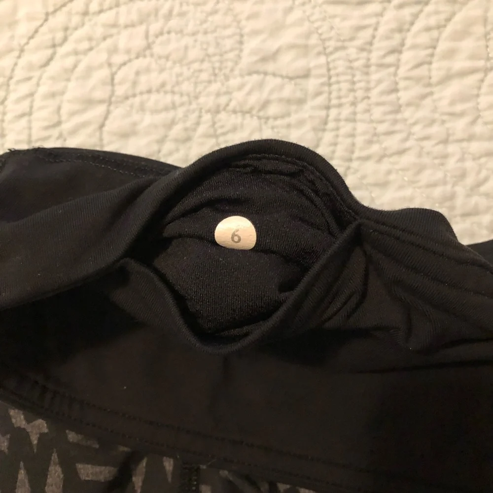Lululemon Run:Inspire Crop II leggings. Size 6.